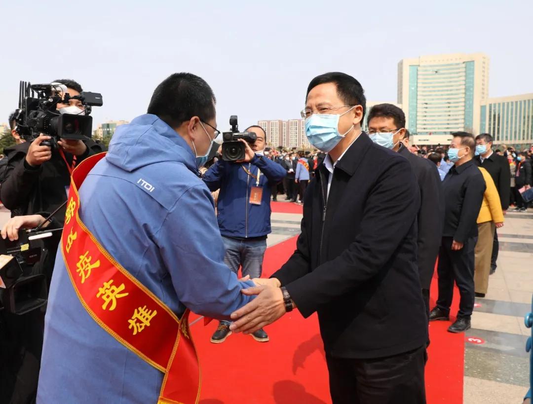 医师节庆典，致敬医者仁心，共铸健康中国梦——庆祝医师节到来