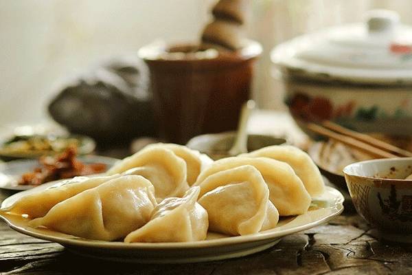 立冬与冬至的饺子情缘，传统与现代饺子文化解读