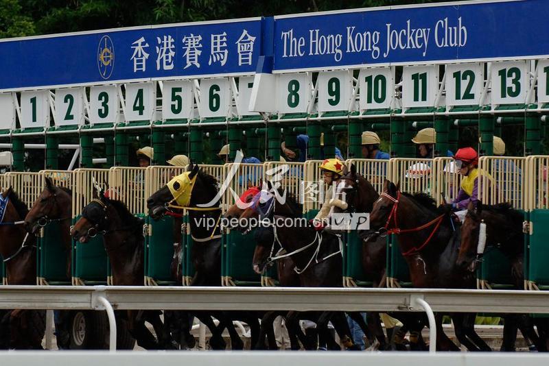 警惕赌博犯罪风险，预测香港今晚特马开什么属违法行为