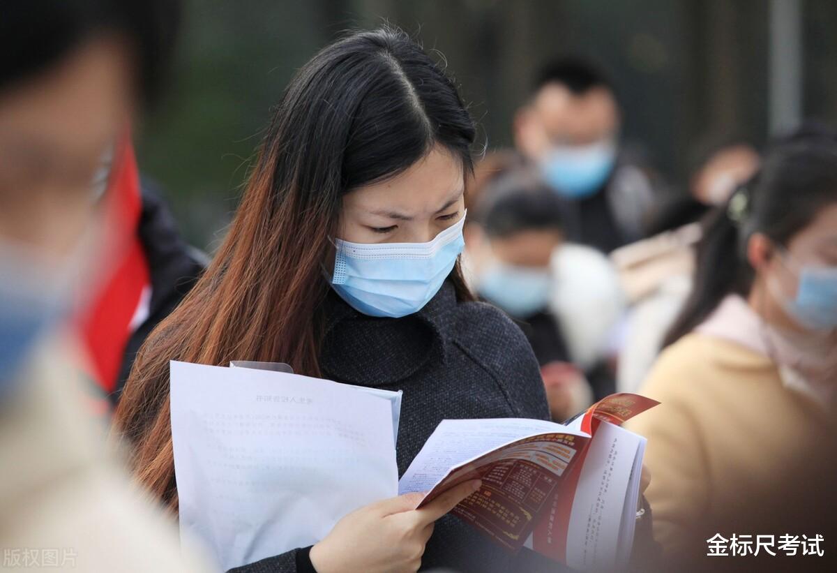 逆境中的重生，乡镇事业编中的中年人生蜕变之路